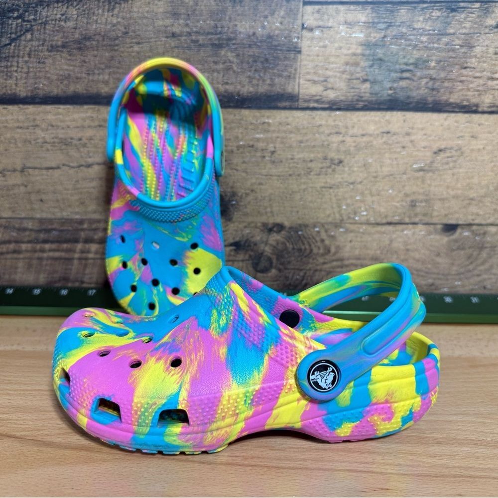 CROCS Vibrant Multicolor Kids Water Shoes - Picture 5 of 8